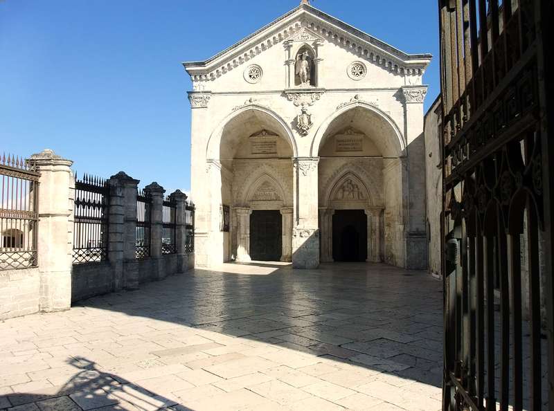5 expériences à faire à Gargano - Monte Sant Angelo Basilika01