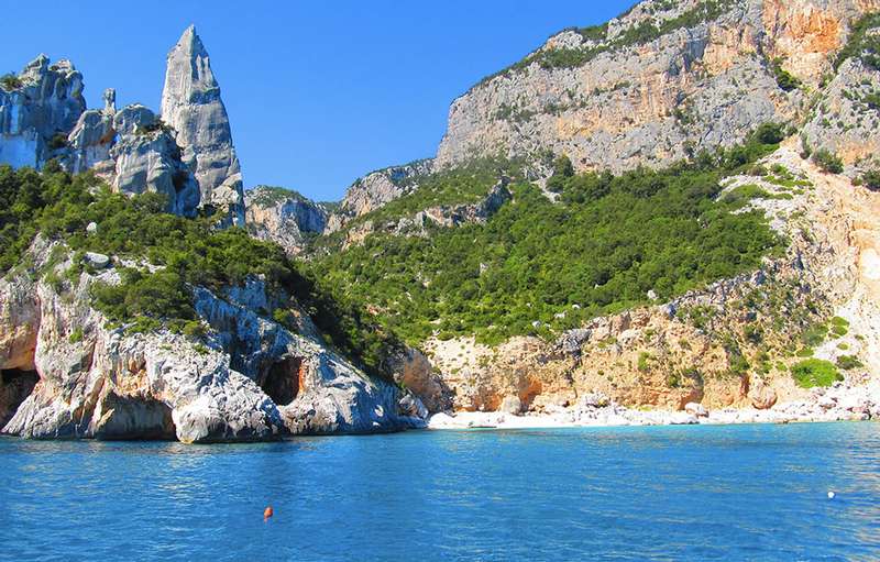 Crystal clear water and white sand: the most beautiful places in Sardinia! - cala sardinia