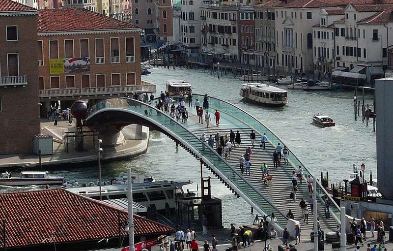 Une visite thématique de Venise, la ville des ponts - ponte della costituzione