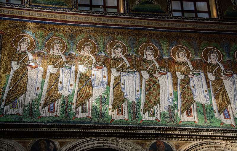 On vous présente Ravenne à travers l’art et les mosaïques - sant apollinare nuovo