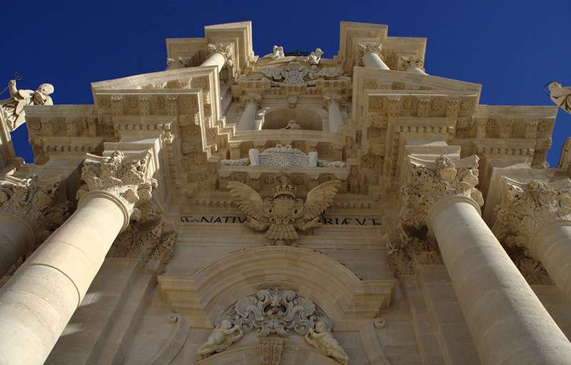 A trip back in time in Syracuse - siracusa duomo