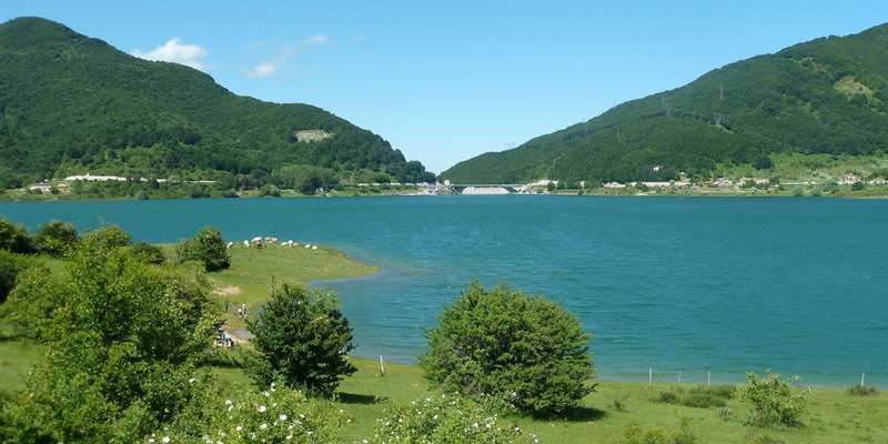 Mer, lac et montagnes : 4 activités à faire dans les Abruzzes - campotosto