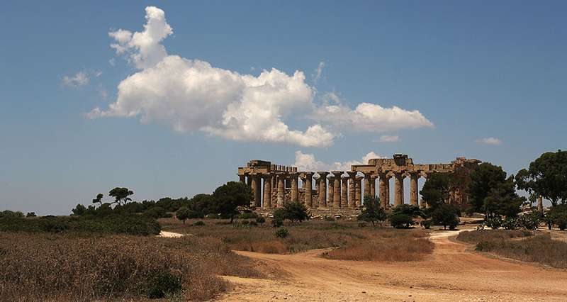 Vacation in Sicily : The 4 most beautiful archaeological sites - segesta