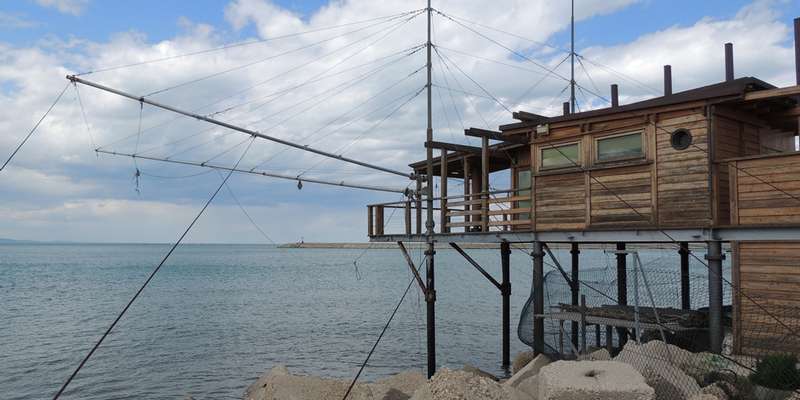 Sea, lake and mountains : 4 things to do in Abruzzo - trabocchi