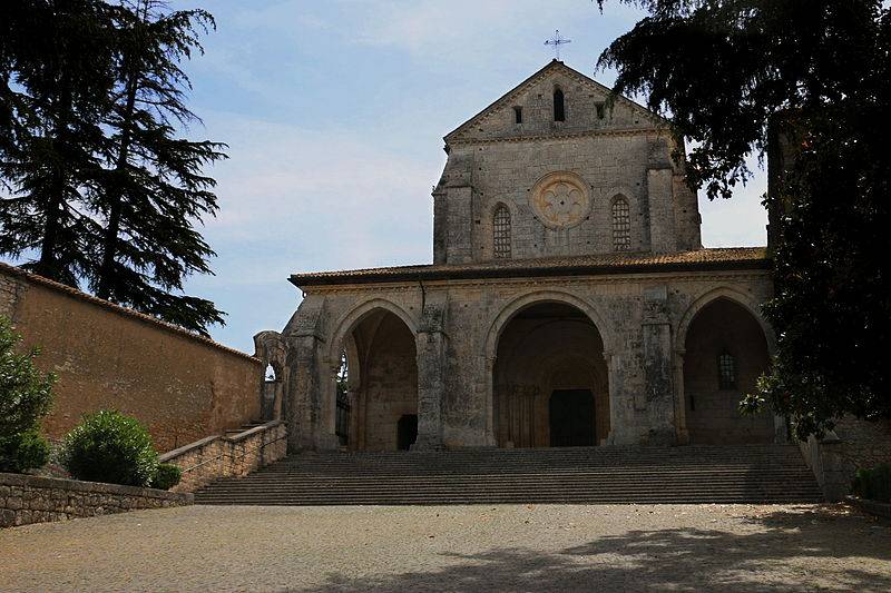 4 places to visit in the province of Frosinone - 2 Abbazia di Casamari 001