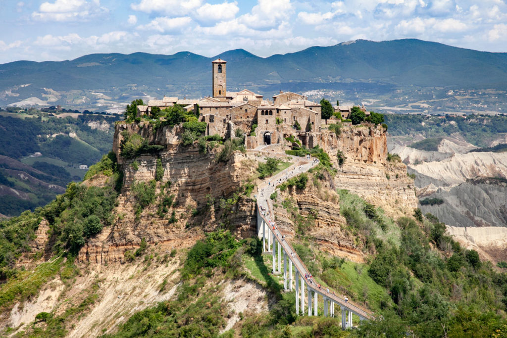 Découvrez les villes fantômes d’Italie - Panorama su Civita di Bagnoregio e la Valle dei Calanchi